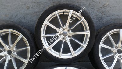 Оригинальные колеса на Audi RS4 R19